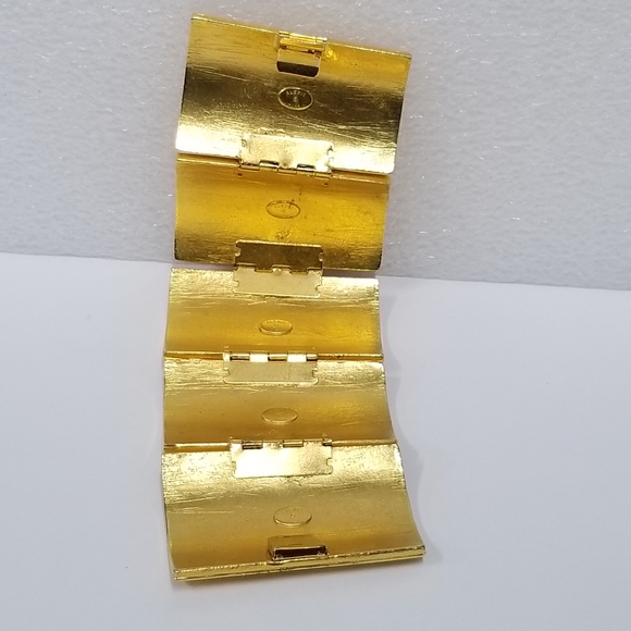 Vintag Super Rare Statement XL Gilt Alhambra Etruscan Pyramid Wide Cuff Bracelet - Picture 15 of 16